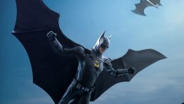 THE FLASH Batman Figure Brings Michael Keaton’s Dark Knight to Life
