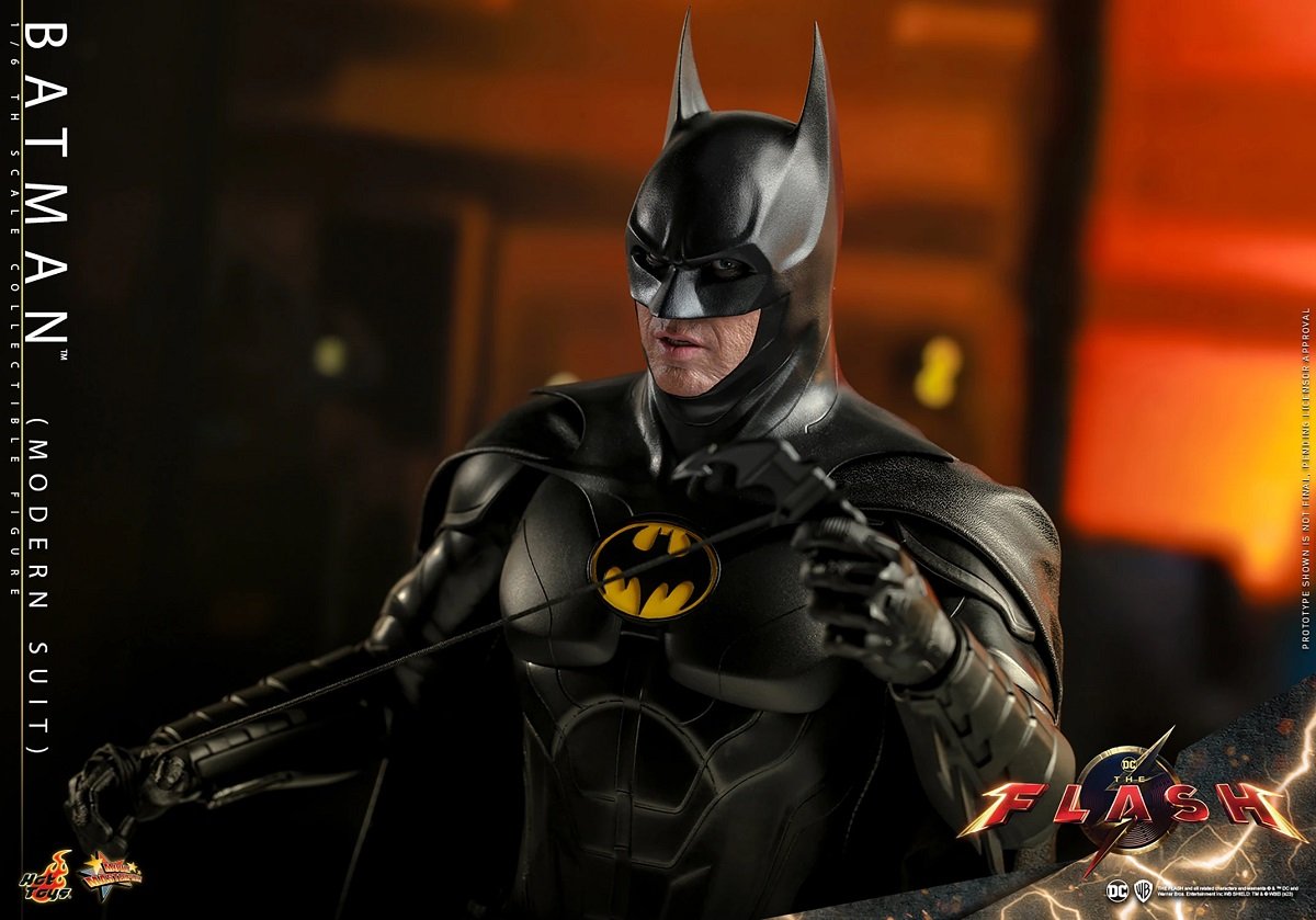 Hot Toys Michael Keaton Batman from The Flash holding batarang.