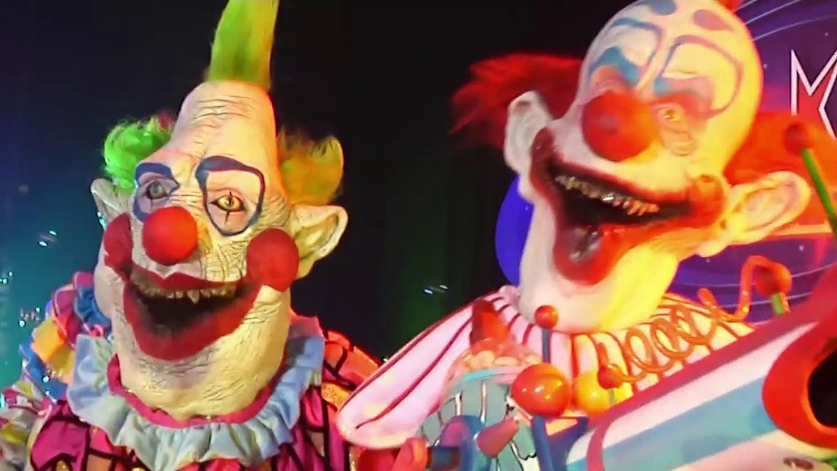 The Killer Klowns from Outer Space return to Halloween Horror Nights Hollywood.