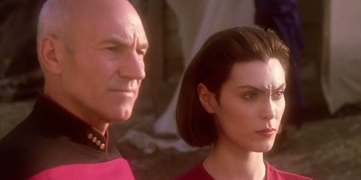 Picard stands next to Ro in TNG.